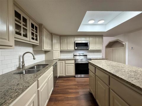 Tiny photo for 813 Via Balboa, Mesquite, TX 75150 (MLS # 21198509)