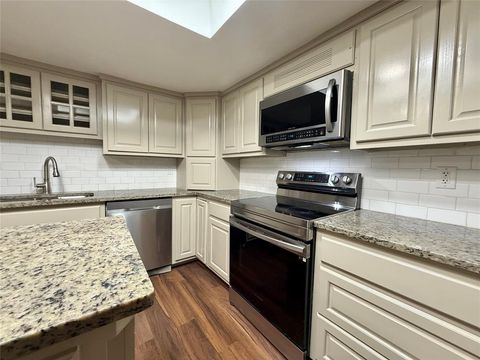 Tiny photo for 813 Via Balboa, Mesquite, TX 75150 (MLS # 21198509)