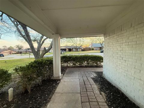 Tiny photo for 813 Via Balboa, Mesquite, TX 75150 (MLS # 21198509)
