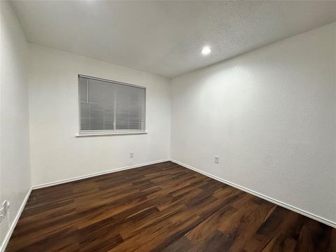 Tiny photo for 813 Via Balboa, Mesquite, TX 75150 (MLS # 21198509)