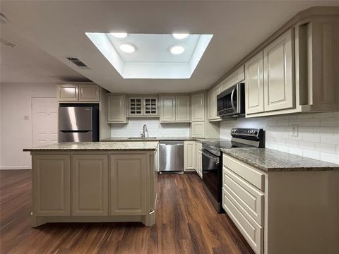 Tiny photo for 813 Via Balboa, Mesquite, TX 75150 (MLS # 21198509)