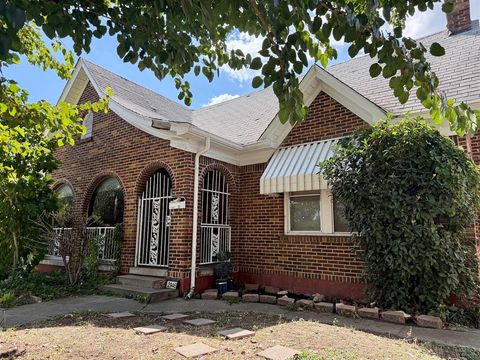 2946 Lipscomb Street Fort Worth TX 76110