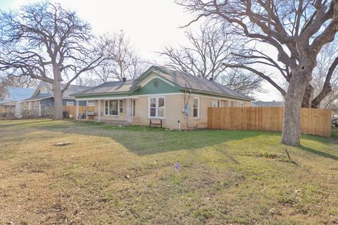 517 W Lamar Street Alvord TX 76225