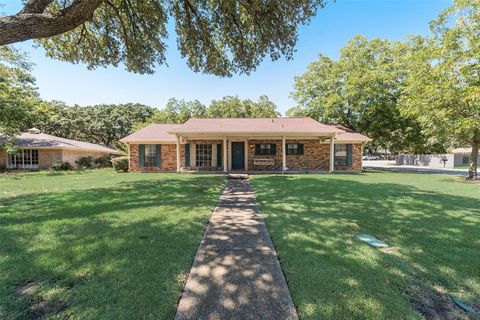 A home in Corsicana