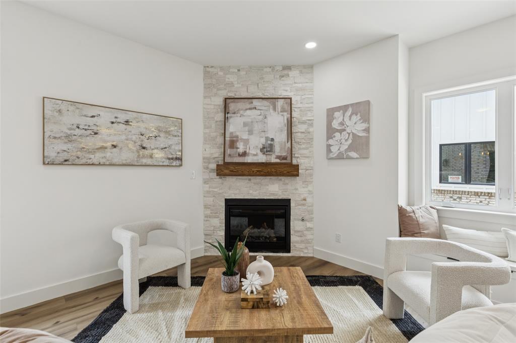 1004 W 10th Street