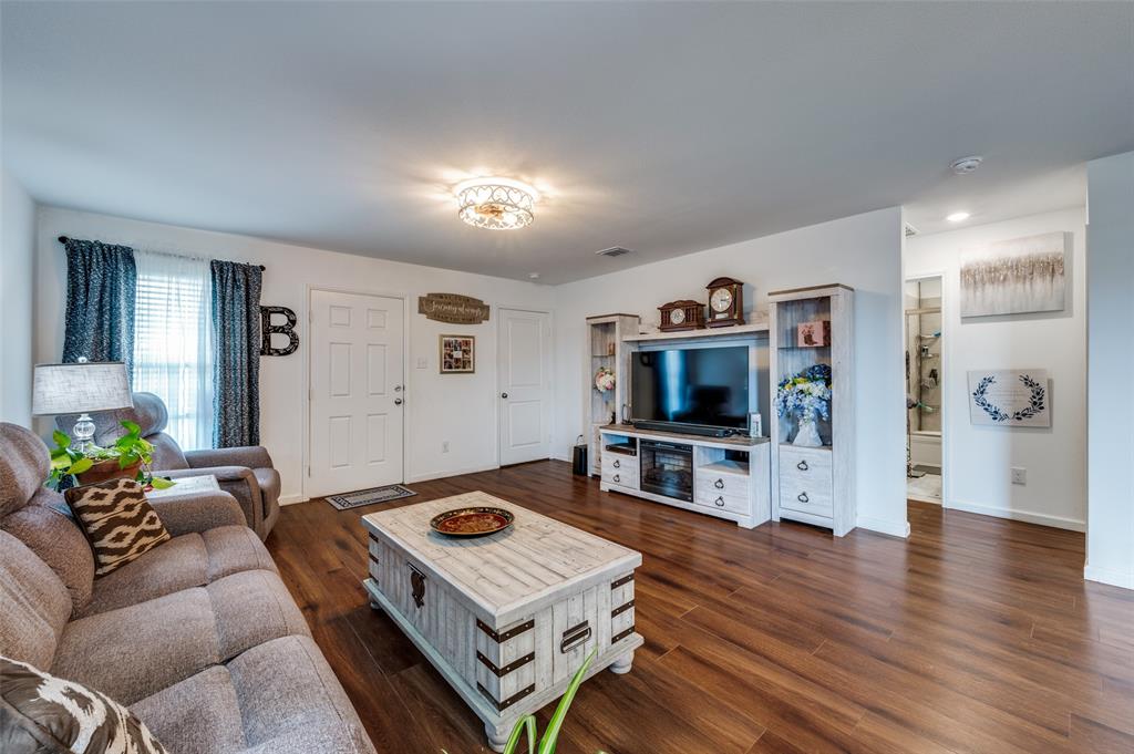 14081 Earlham Street