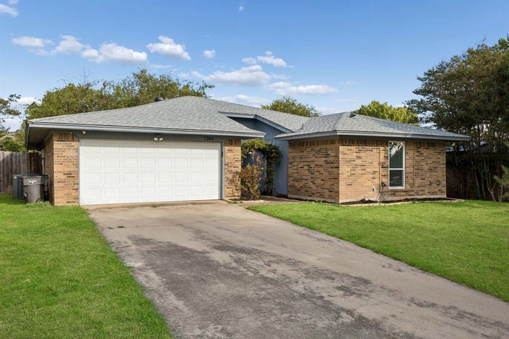 Photo 1 of 26 — 7204 Misty Meadow Drive S, Fort Worth, TX 76133