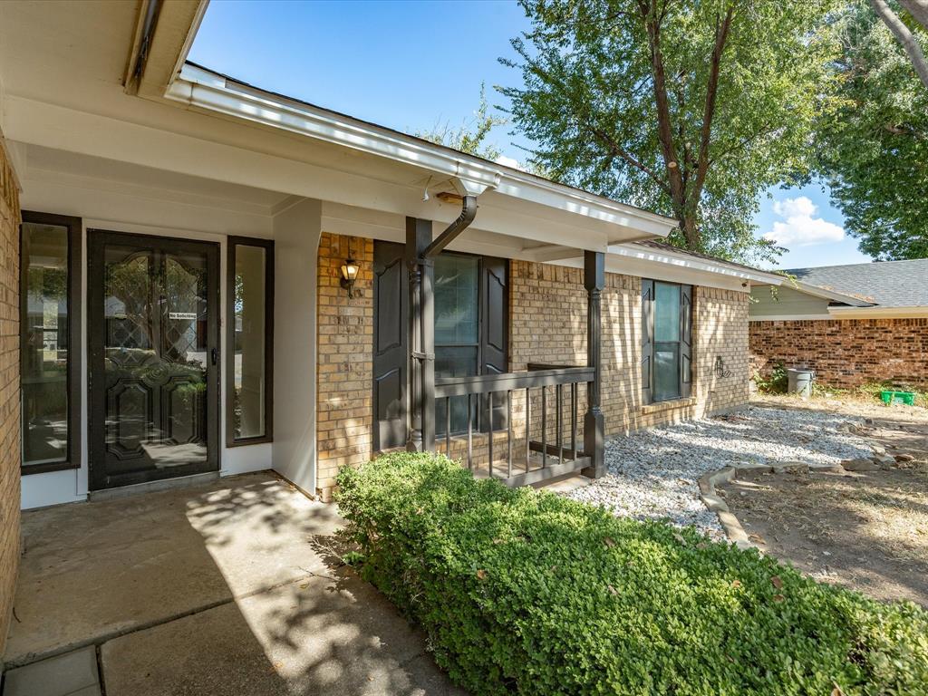 708 NW Sandra Lane