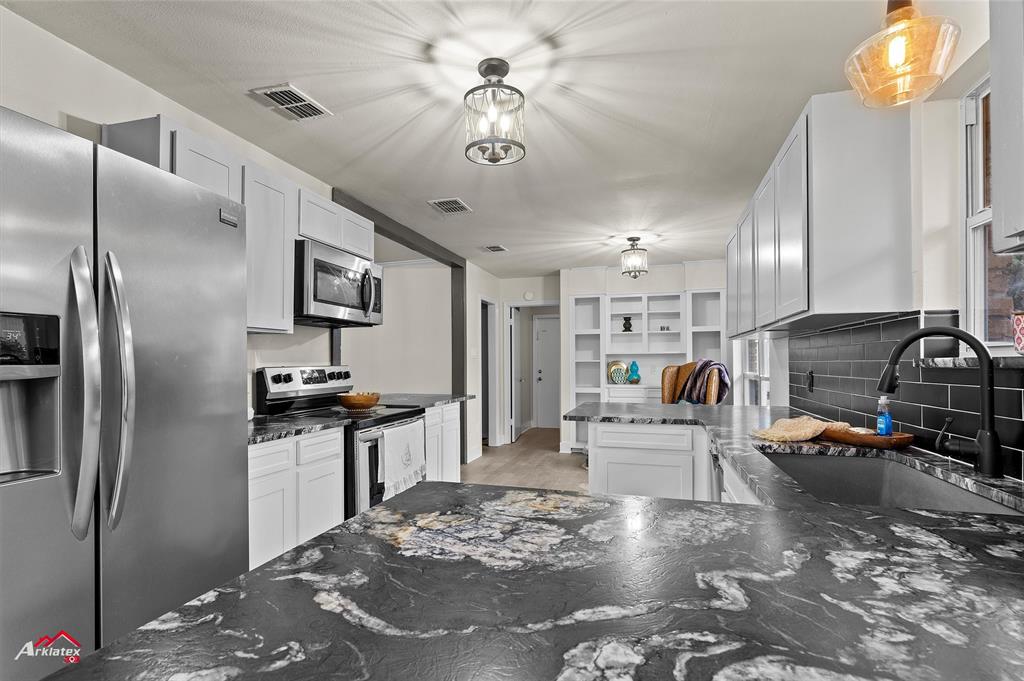 5524 Hickory Ridge