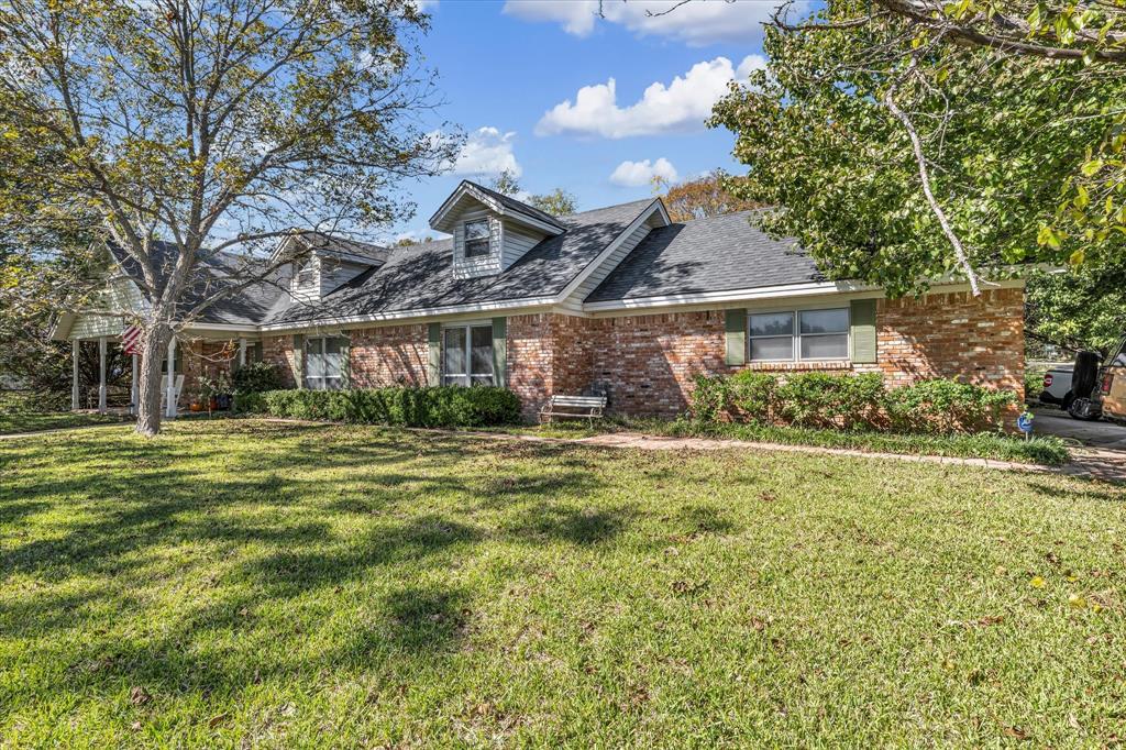 5601 Woodcastle Street