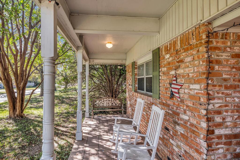 5601 Woodcastle Street