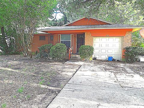 Photo of 912 Sierra Drive, Denton, TX 76209 (MLS # 21201796)