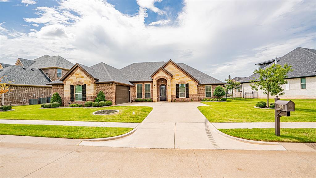 1207 Huntington Cove Court