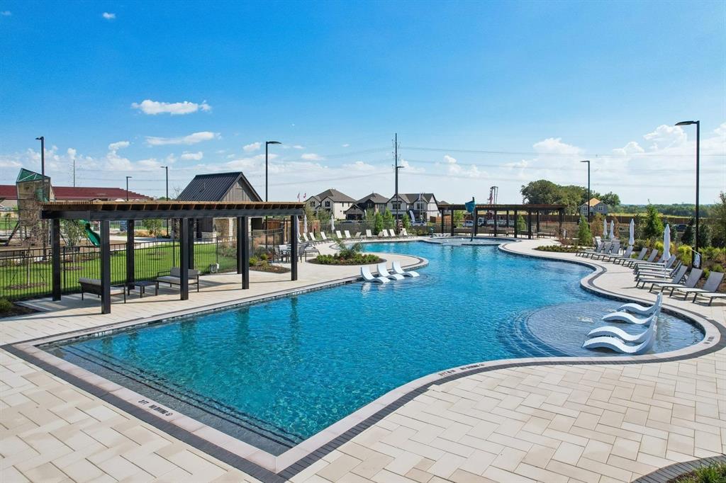 4747 Farmers Drive