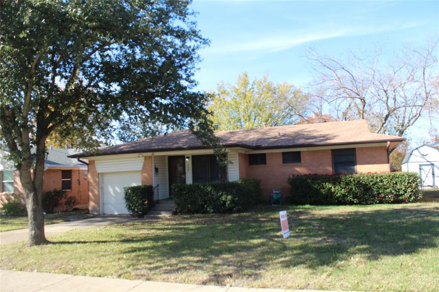 This home was loved by the same family for many years.  Wonderful nieghborhood that is close to schools, Libraries, Recreation Center, Parks, shopping, entertainment and restaurants.
Easy access to Hwy 635 and HWY 80.  Short trip to Downtown Dallas.  
The kitchen has a ton of counter and cabinet space.  Nice large living room.  Hardwood under carpet.  Beautiful back yard perfect for kids, pets and Family BBQ's.