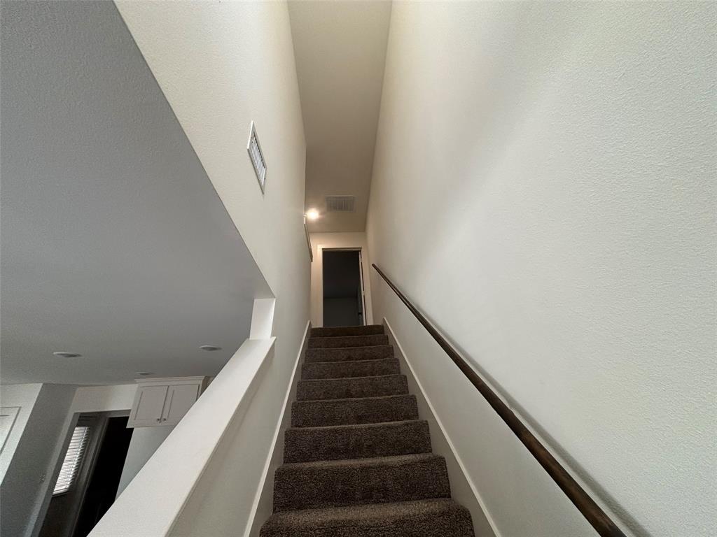 FAIRMOUNT - Residential Income