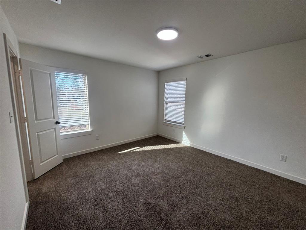 FAIRMOUNT - Residential Income