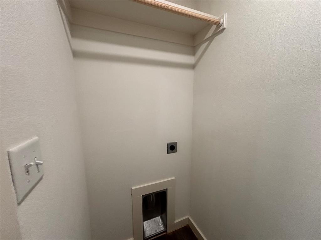 FAIRMOUNT - Residential Income