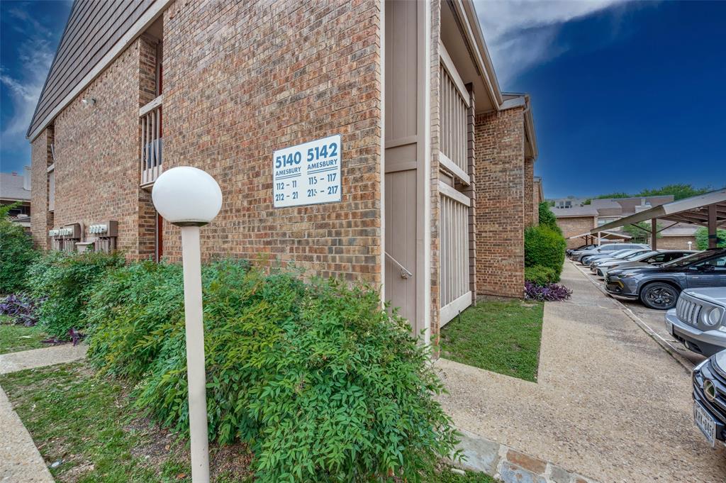 Arrangement Condominium - Residential