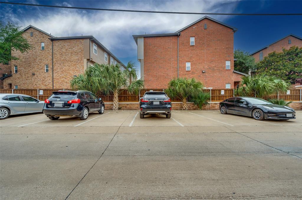 Arrangement Condominium - Residential