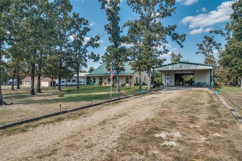 Photo of 332 Rs County Road 3130, Emory, TX 75440 (MLS # 21102397)