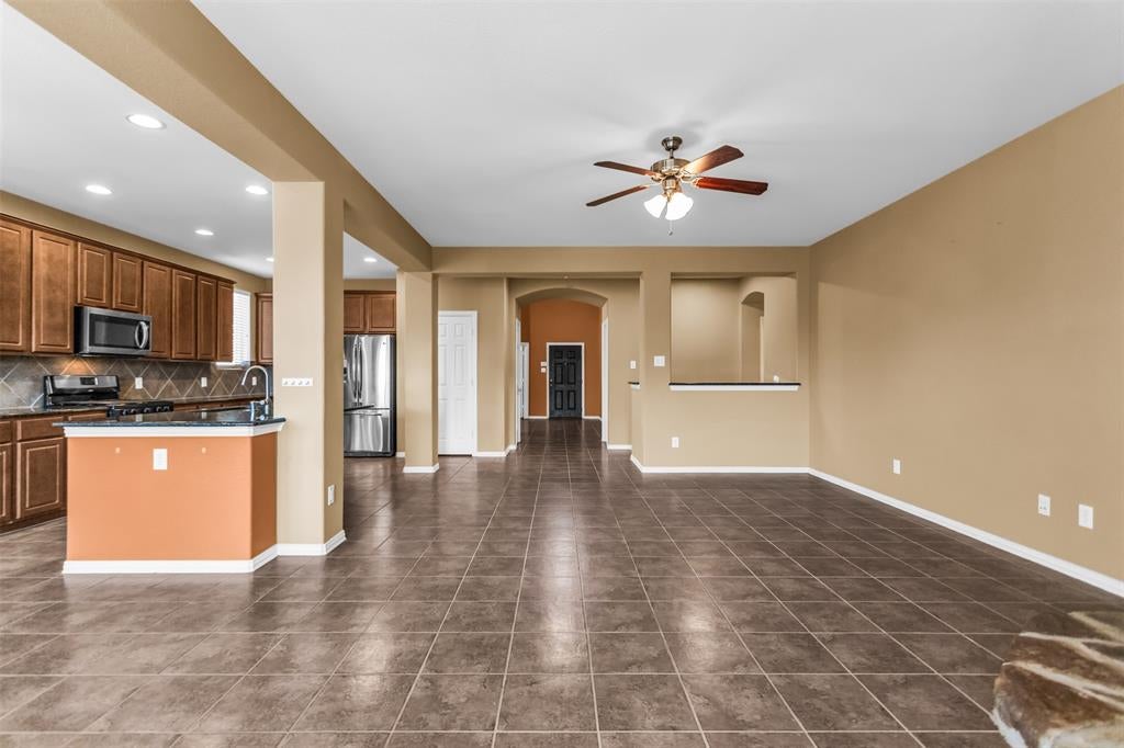 2620 Tradewinds Drive