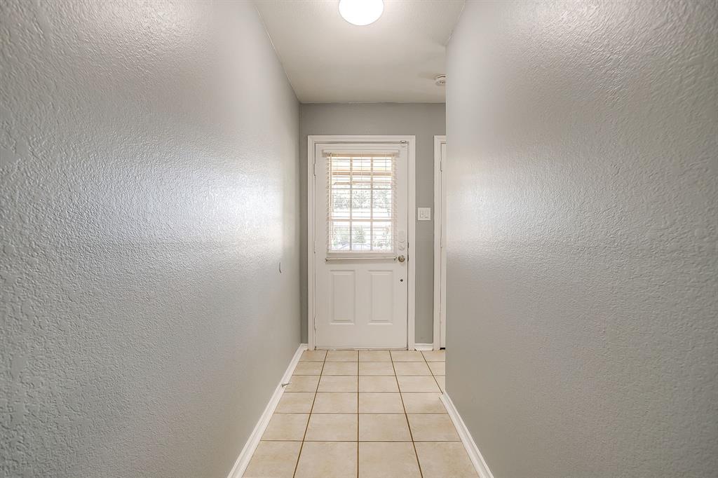 5921 Chisholm Trail