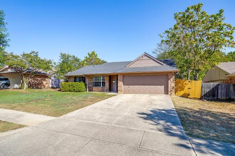 Photo of 5921 Chisholm Trail, Haltom City, TX 76148 (MLS # 21383154)
