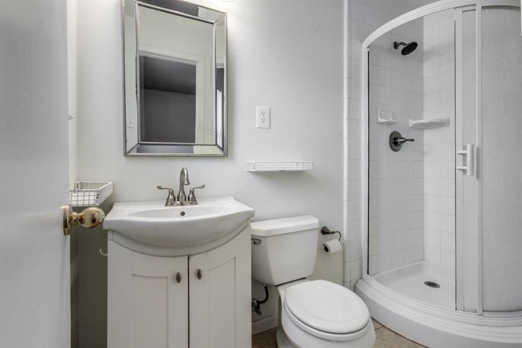 Cloverdale 03 - Residential