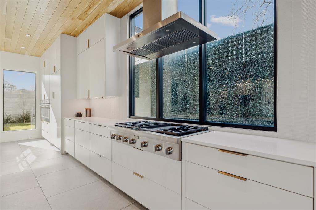 Wilshire Heights 03 - Residential