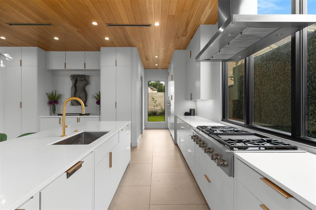 Wilshire Heights 03 - Residential