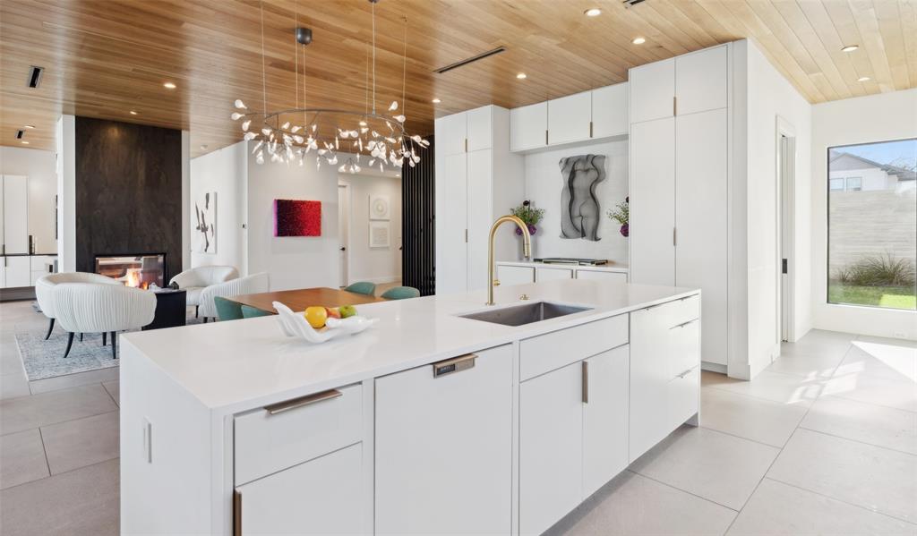 Wilshire Heights 03 - Residential