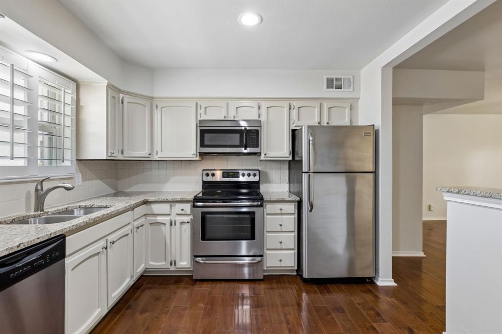 6040 Place Condos - Residential