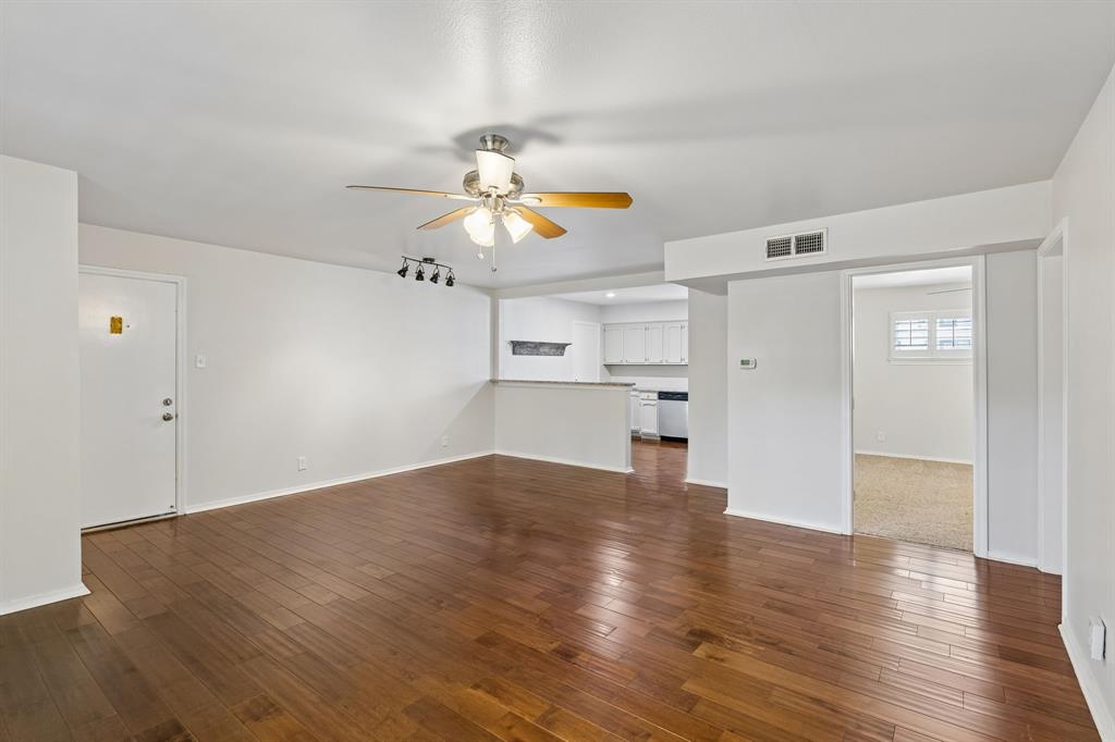 6040 Place Condos - Residential