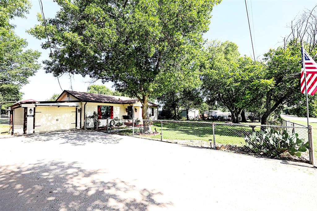 1561 Fm 1816