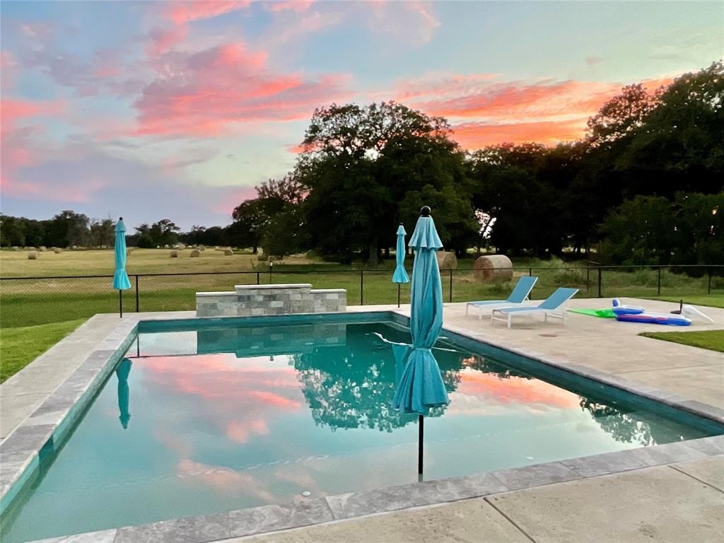 Photo of 800 N Seven Points Drive, Kemp, TX 75143 (MLS # 21157581)