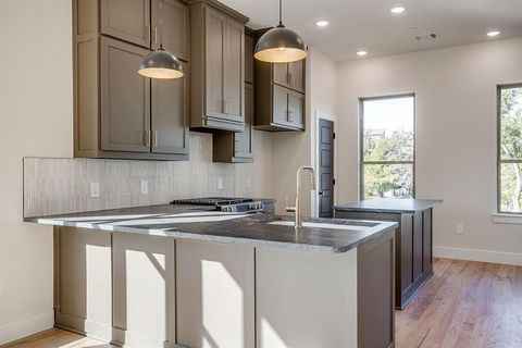 2824 Weisenberger Street 100 Fort Worth TX 76107