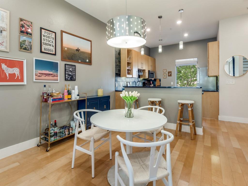 Twnhms 4111 - Residential