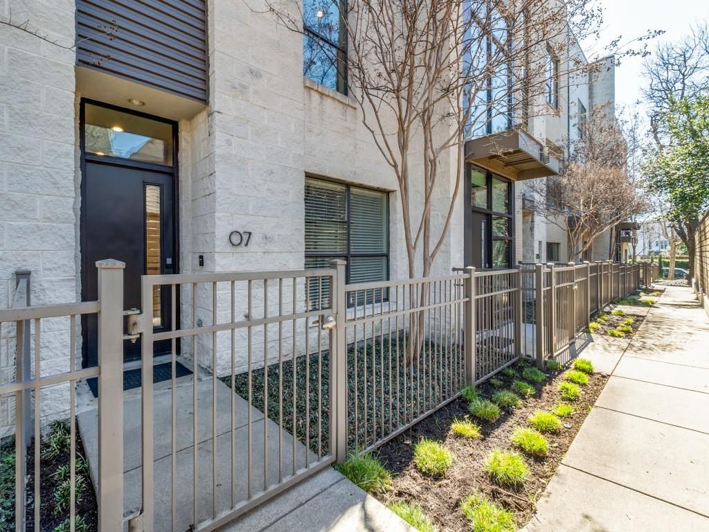 Photo of 4111 Newton Avenue #7, Dallas, TX 75219 (MLS # 21194222)