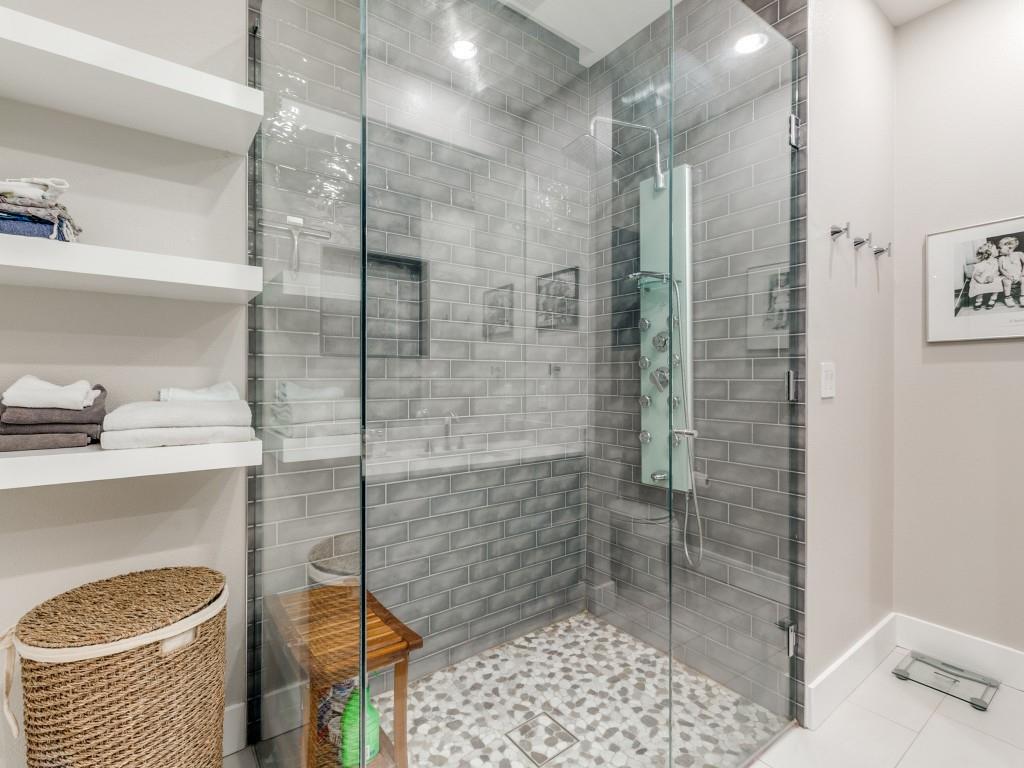 Twnhms 4111 - Residential