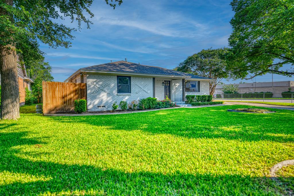 2305 Fenestra Drive