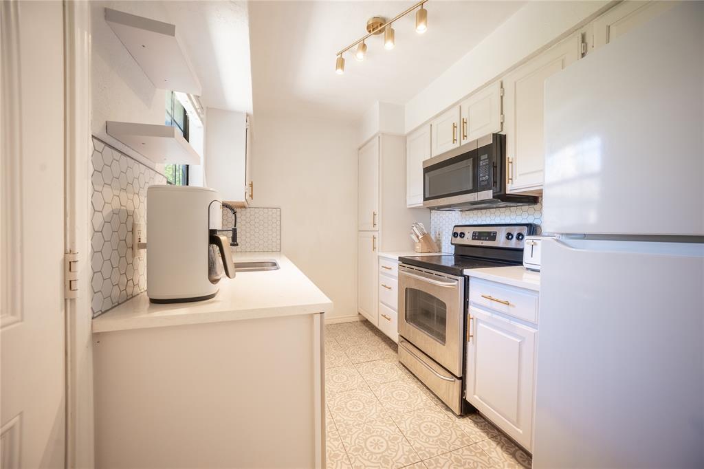 Quorum View Condo - Residential