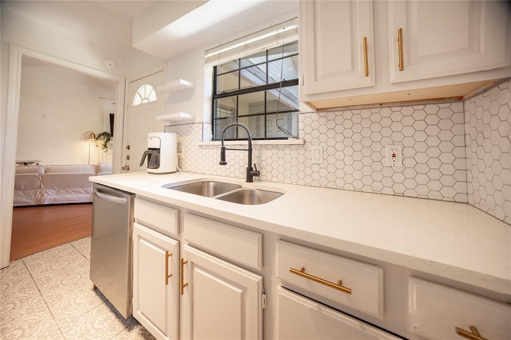 Quorum View Condo - Residential
