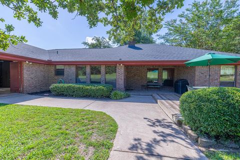 A home in Hilltop Lakes