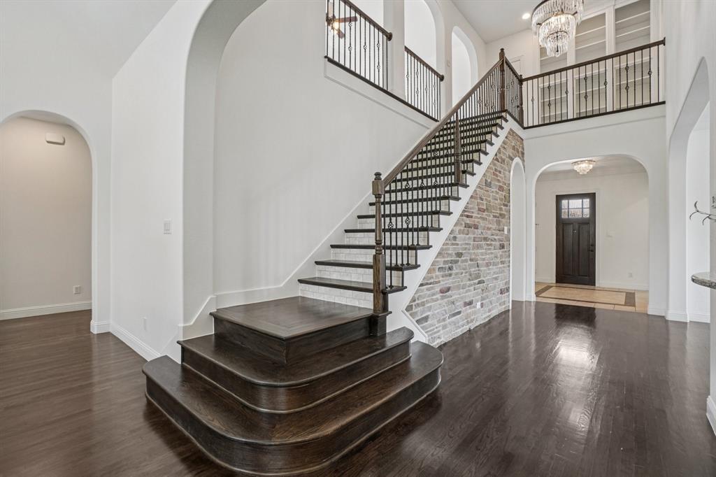 3 Hale Court