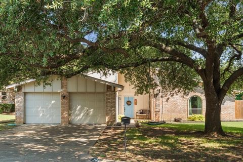 744 Aspen Court Hurst TX 76054