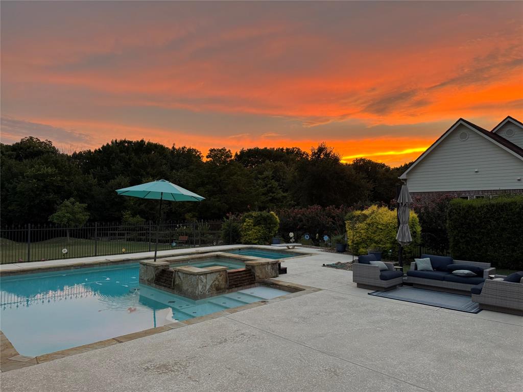 8108 Oak Creek Lane