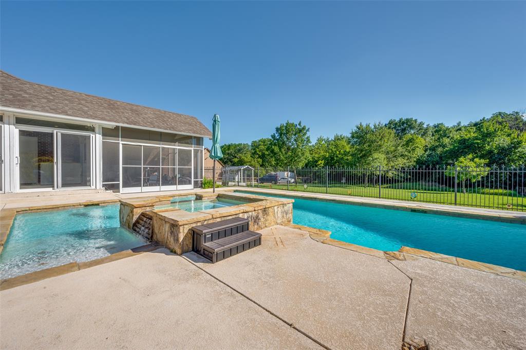 8108 Oak Creek Lane