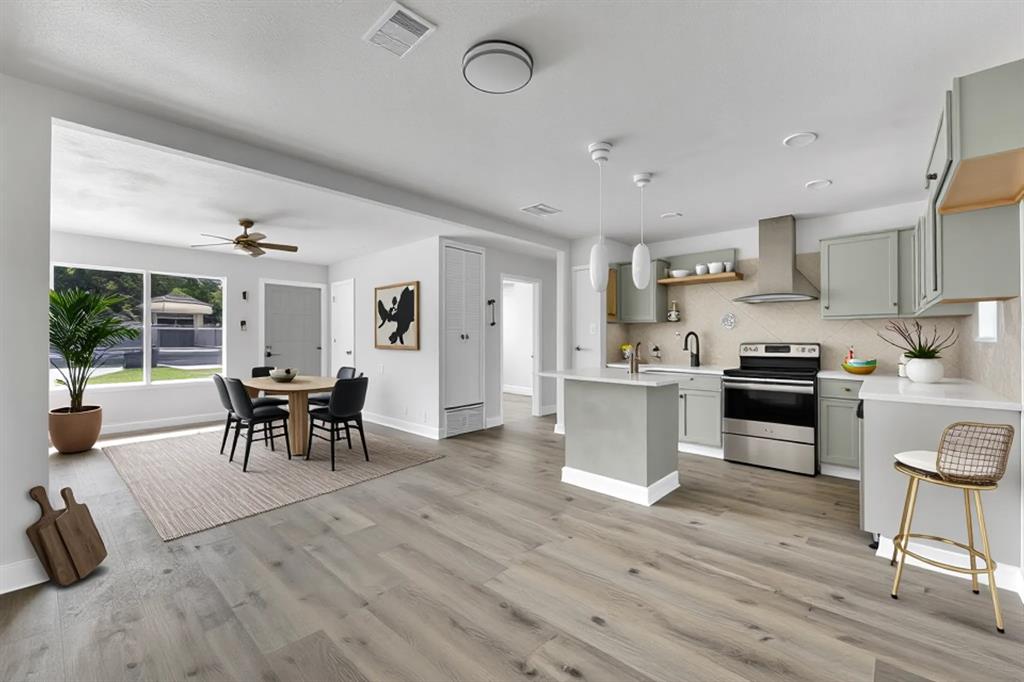 1507 E Lovers Lane