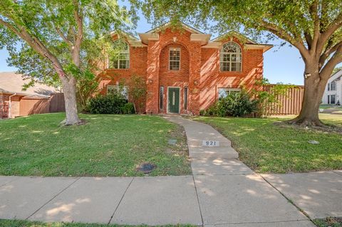 Photo of 921 Carnegie Court, Allen, TX 75002 (MLS # 21253318)
